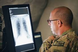 سربازان مشغول به خدمت رادیولوژی